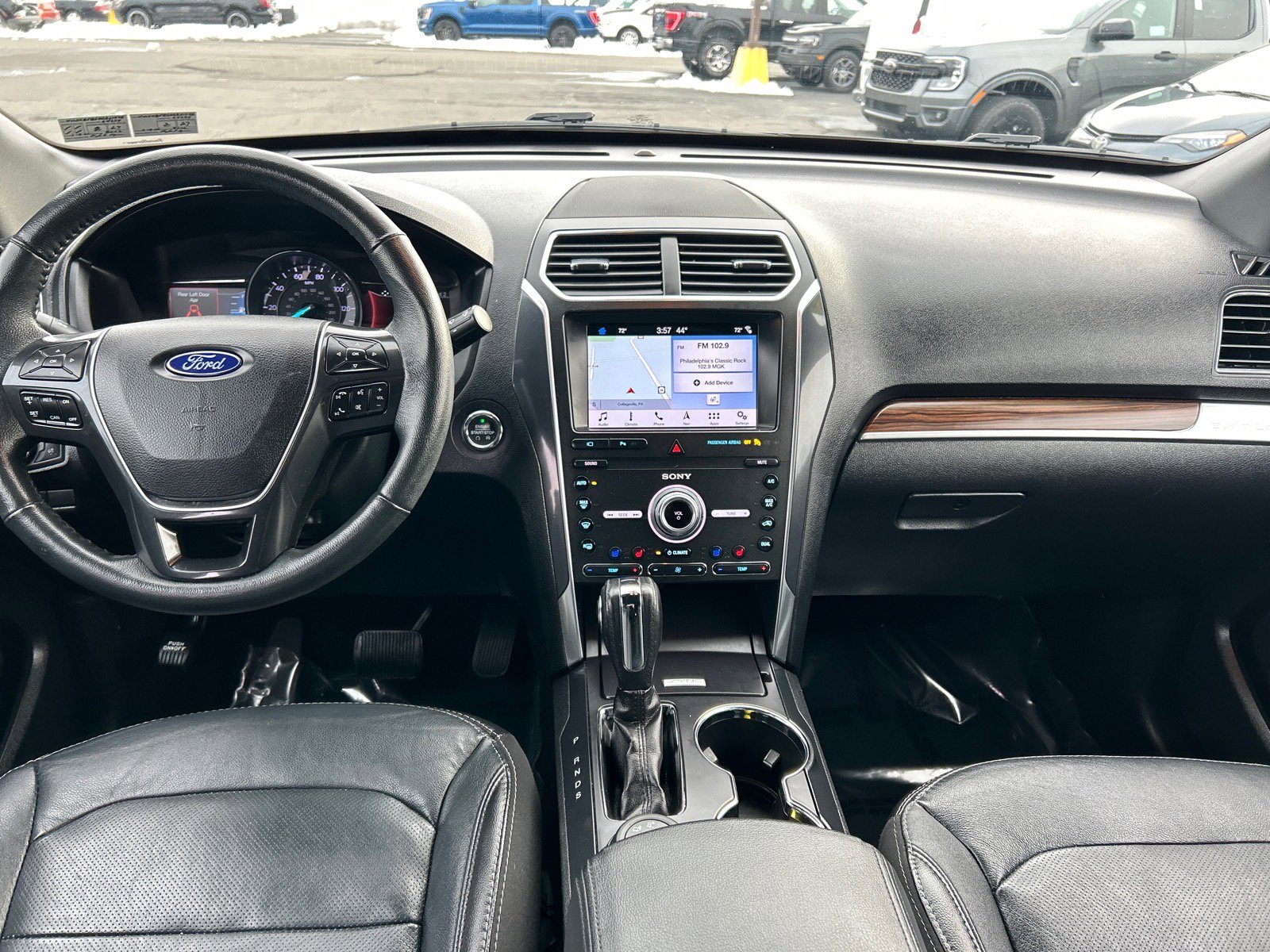 Certified 2019 Ford Explorer Limited w/ Class III Trailer Tow Package image 3