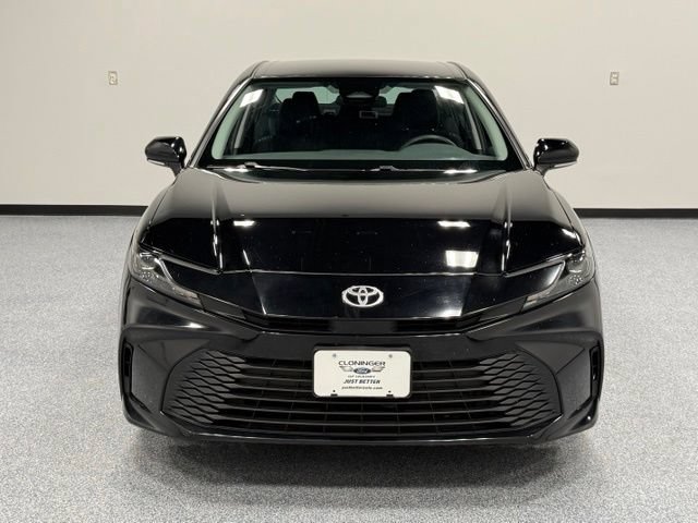 Used 2025 Toyota Camry LE FWD image 4