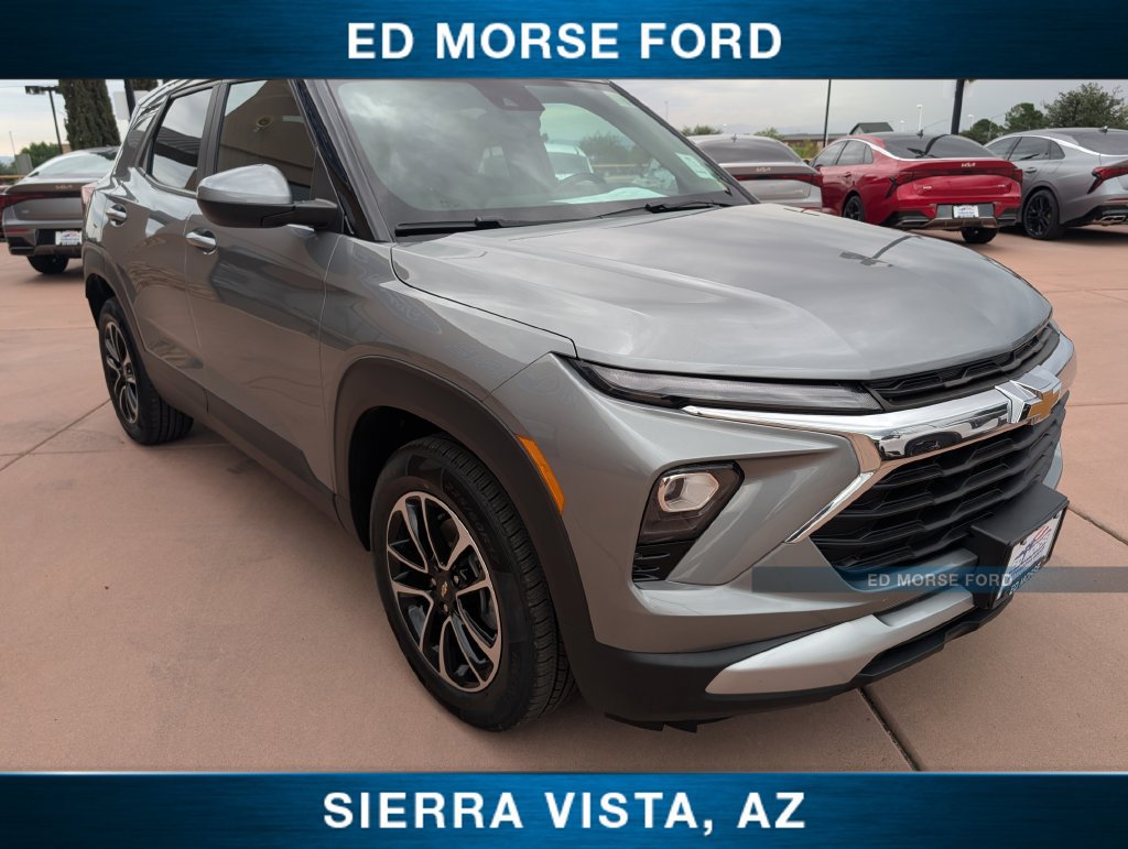 Used 2024 Chevrolet TrailBlazer LT w/ LT Cold Weather Package FWD image 7