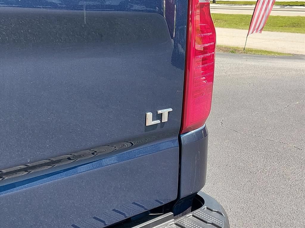 Used 2021 Chevrolet Silverado 1500 LT RWD image 17