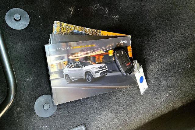 Used 2023 Jeep Compass Trailhawk image 11