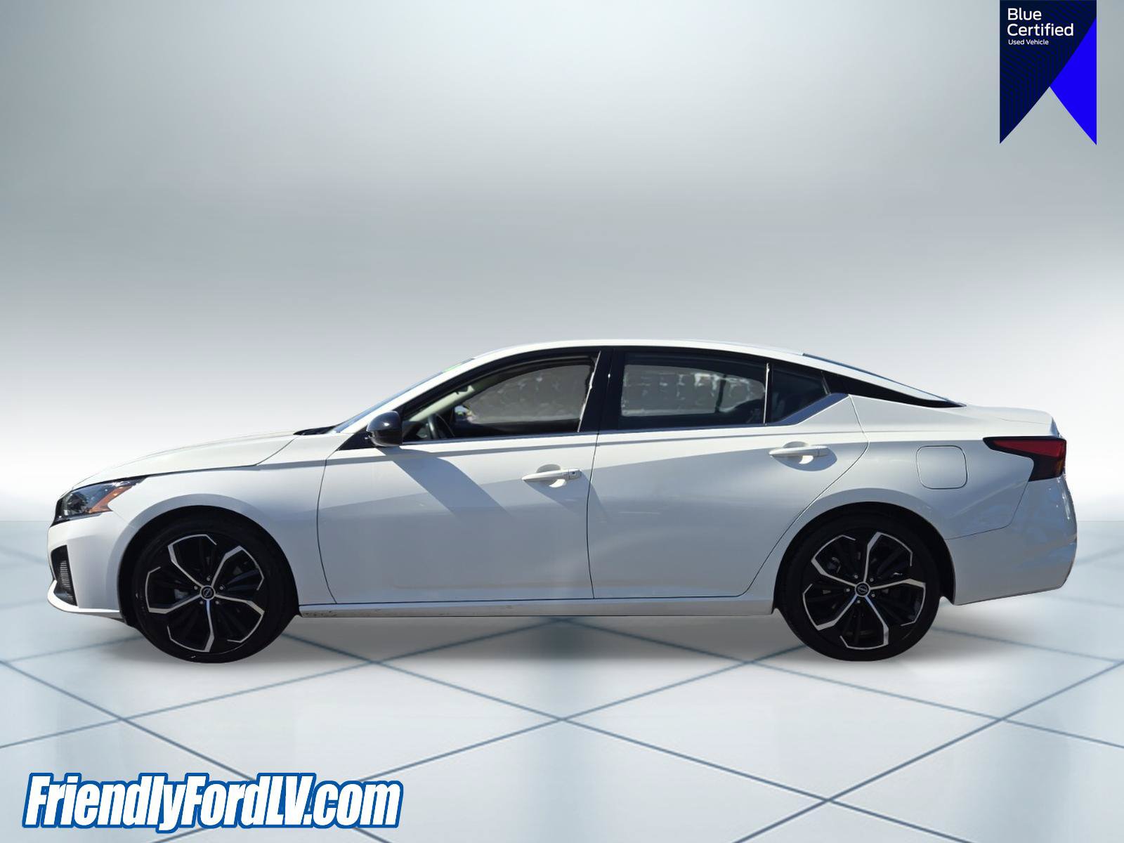 Used 2024 Nissan Altima 2.5 SR FWD image 3