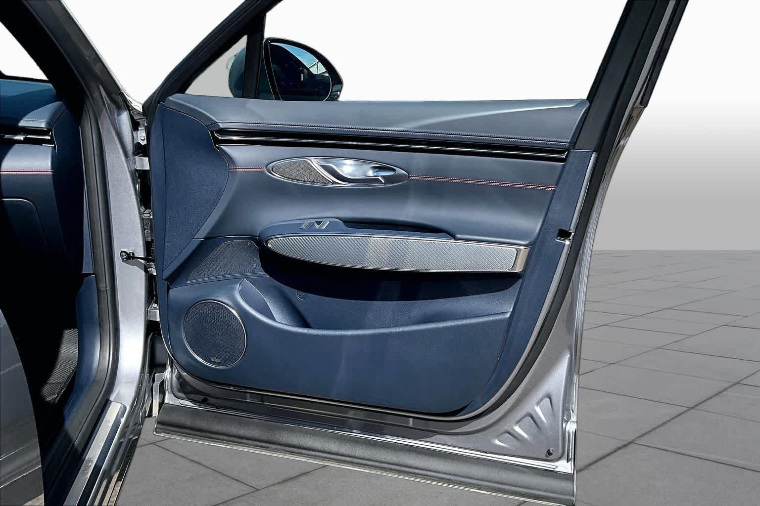 Used 2024 Genesis GV70 2.5T w/ Sport Prestige Package AWD/4WD image 23