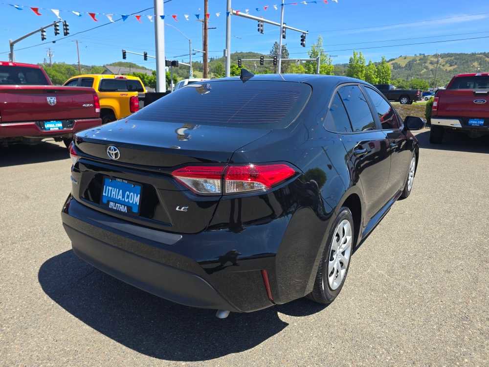 Used 2025 Toyota Corolla LE FWD image 5