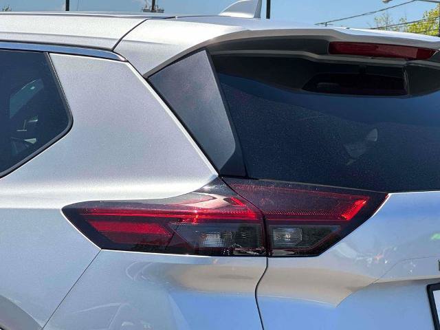 Used 2022 Nissan Rogue SV AWD/4WD image 9