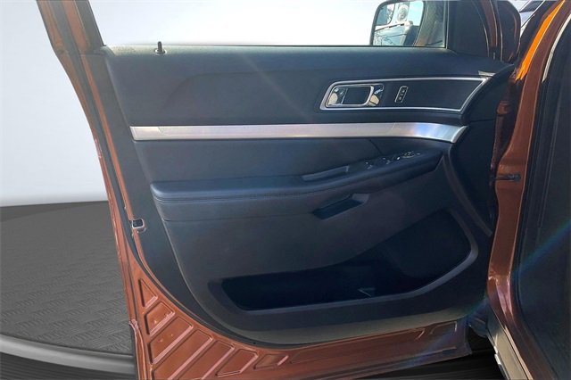 Certified 2017 Ford Explorer XLT w/ Equipment Group 201A image 21