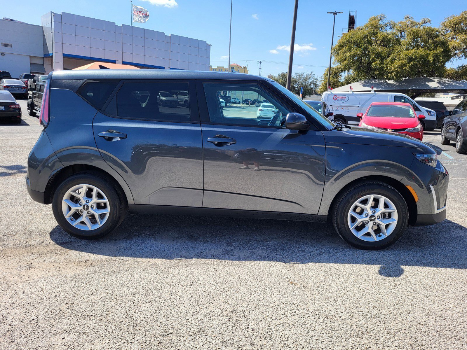 Used 2024 Kia Soul LX w/ Option Group 015 image 2