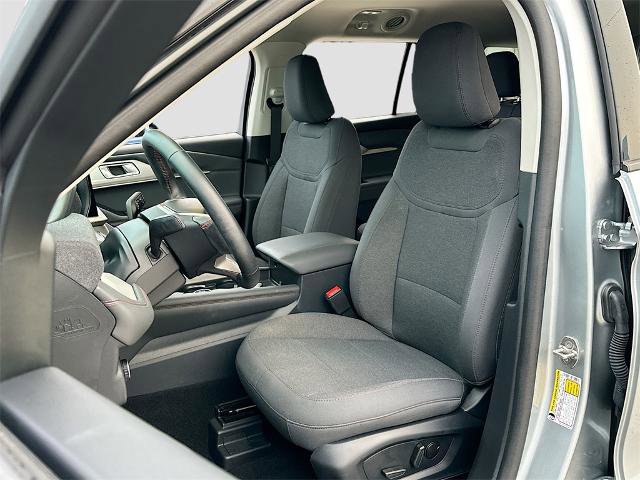 Certified 2025 Ford Explorer Active image 21