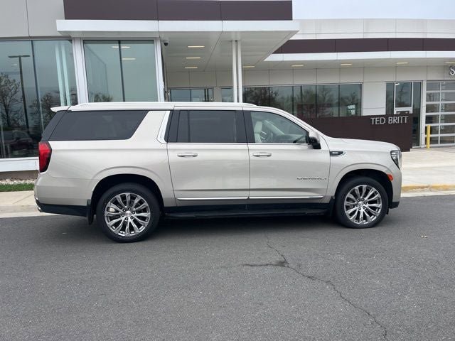 Used 2022 GMC Yukon XL Denali AWD/4WD image 10