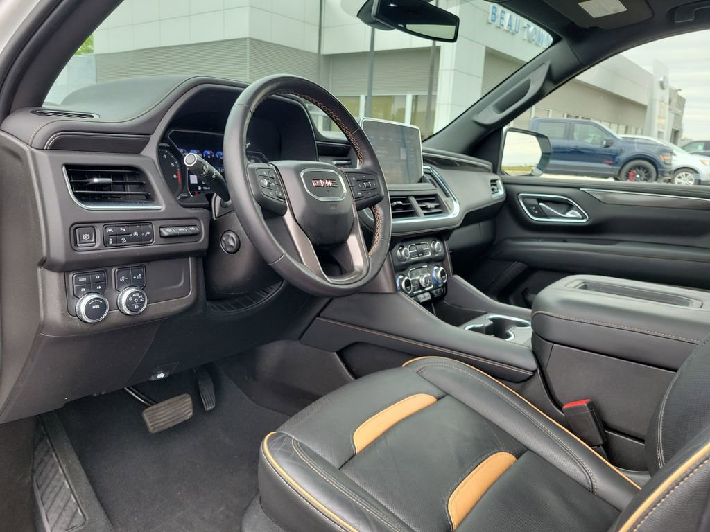Used 2021 GMC Yukon XL AT4 w/ AT4 Premium Package AWD/4WD image 21