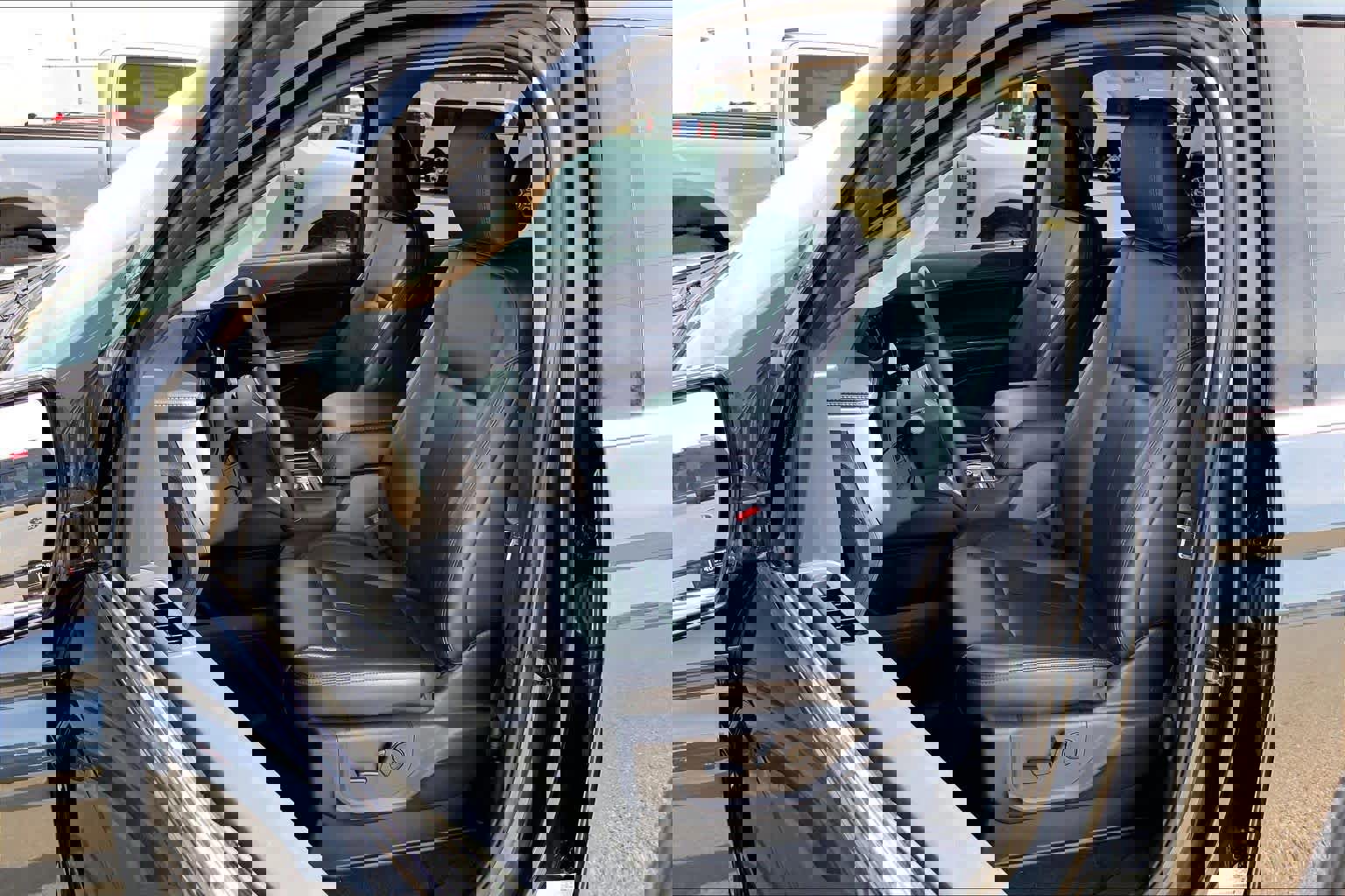 Certified 2023 Ford Expedition XLT image 10