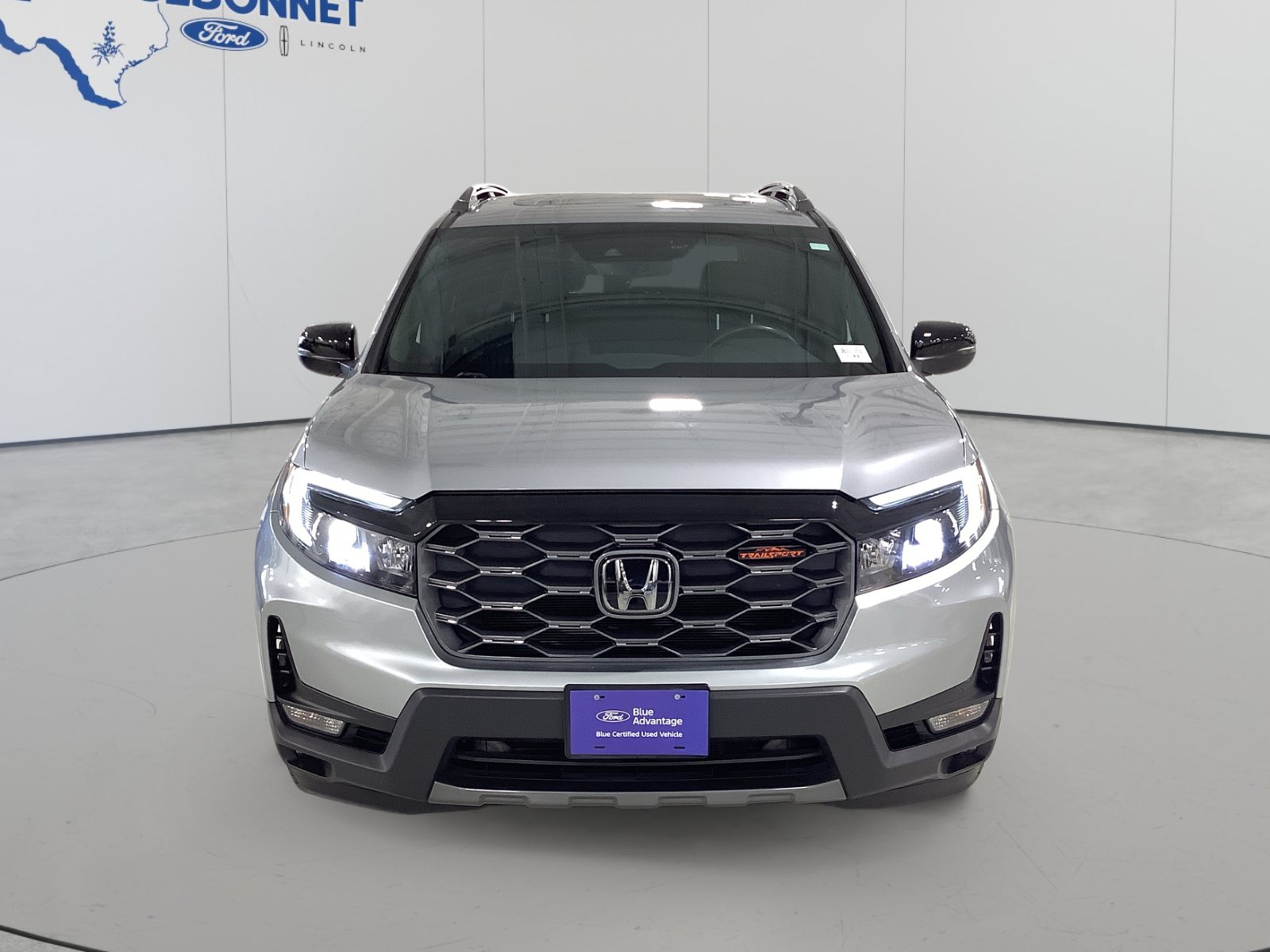 Used 2025 Honda Passport TrailSport image 2