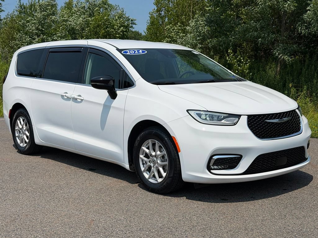 Used 2024 Chrysler Pacifica Touring-L