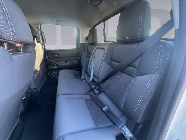 Used 2025 Nissan Frontier SV w/ SV Convenience Package AWD/4WD image 16