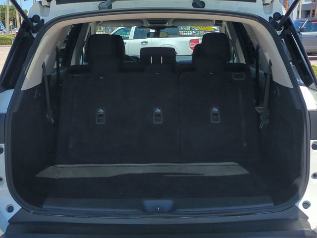 Used 2024 Nissan Pathfinder SV w/ Black Appearance Package image 13