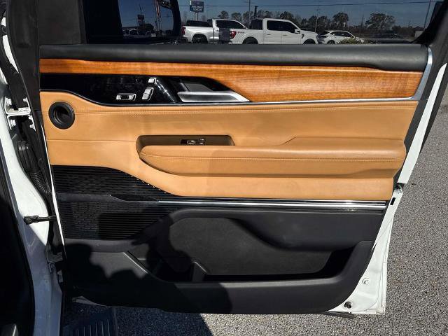 Used 2023 Jeep Grand Wagoneer L Series III w/ Rear Seat Video Group 1 image 15