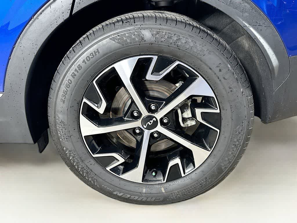 Used 2025 Kia Sportage EX FWD image 8
