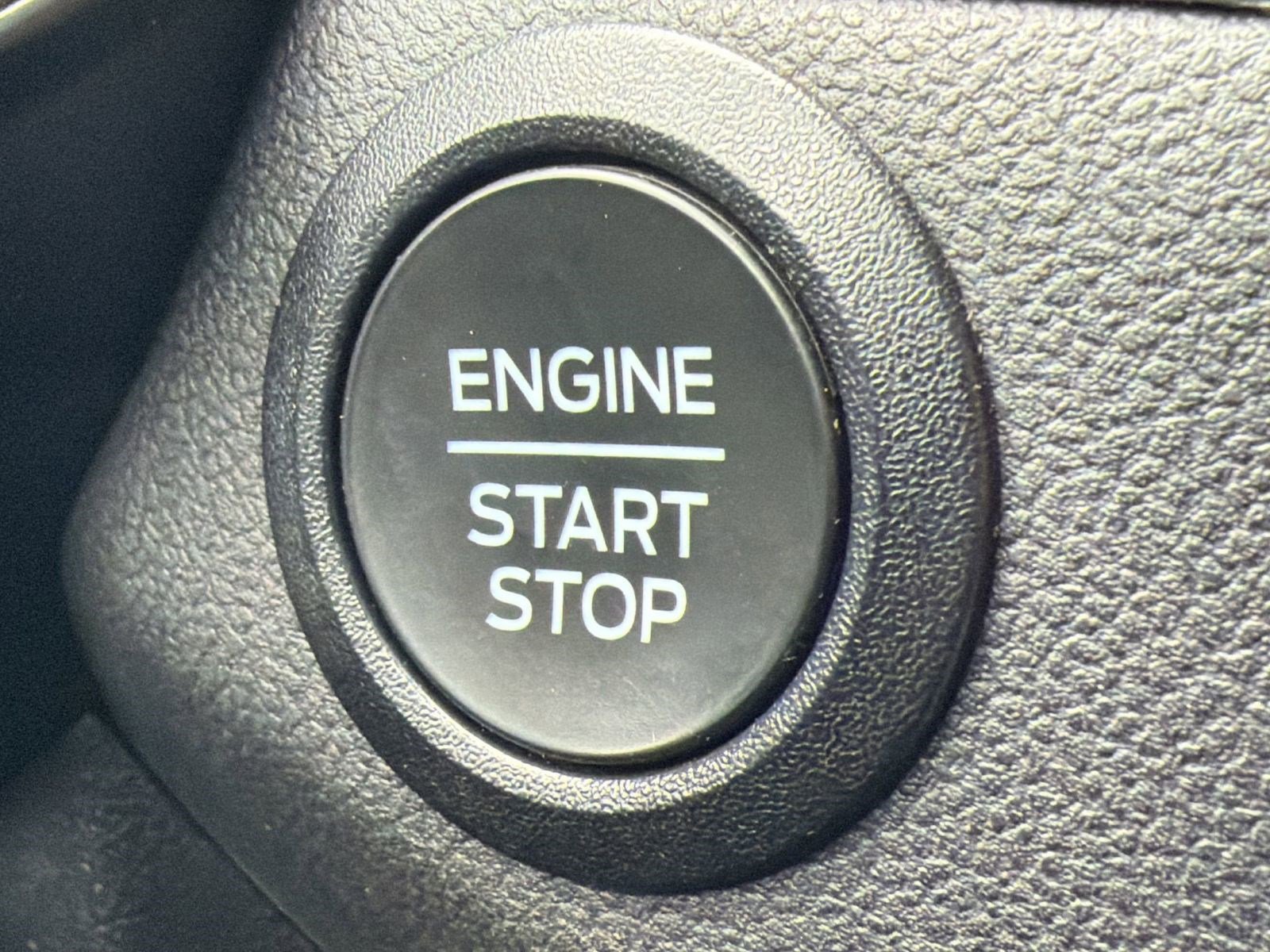 Certified 2023 Ford Escape Active AWD/4WD image 25