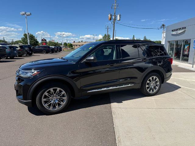 Certified 2025 Ford Explorer Active w/ Active Comfort Package AWD/4WD image 3