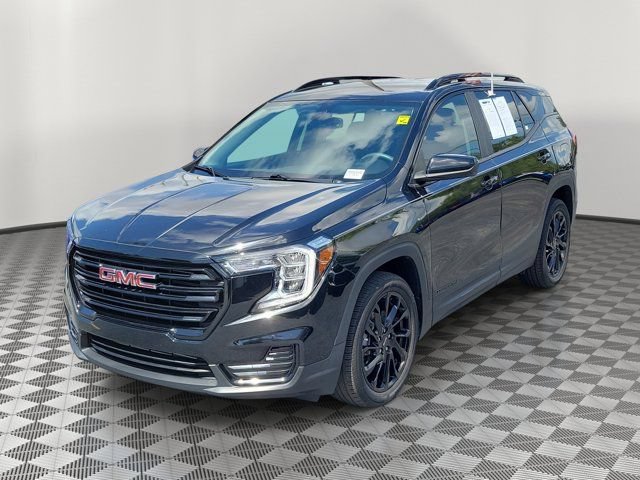 Used 2023 GMC Terrain SLE w/ Driver Convenience Package FWD image 3
