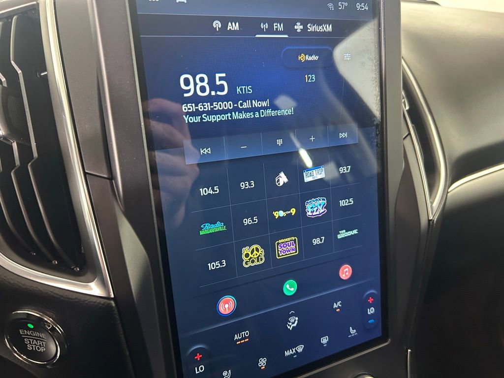 Certified 2024 Ford Edge Titanium AWD/4WD image 3
