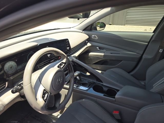 Used 2021 Hyundai Elantra SEL w/ Convenience Package FWD image 8