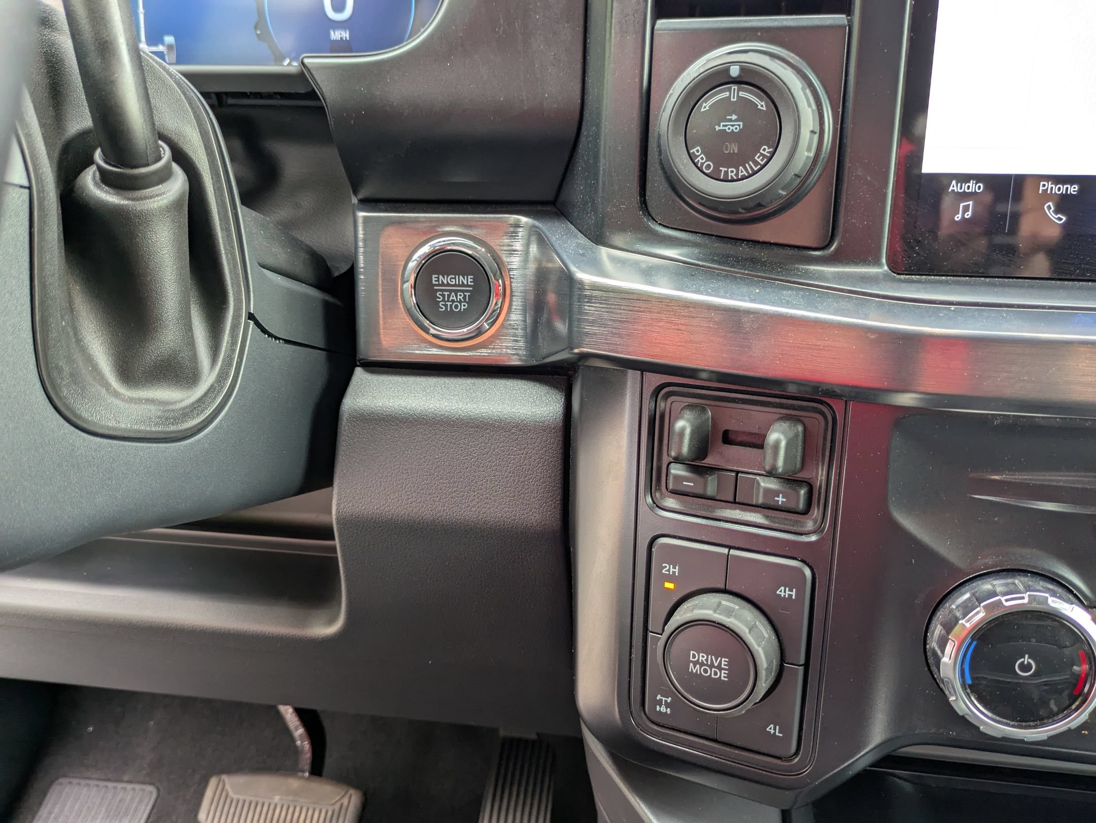 Certified 2025 Ford F350 Lariat w/ Lariat Ultimate Package AWD/4WD image 27