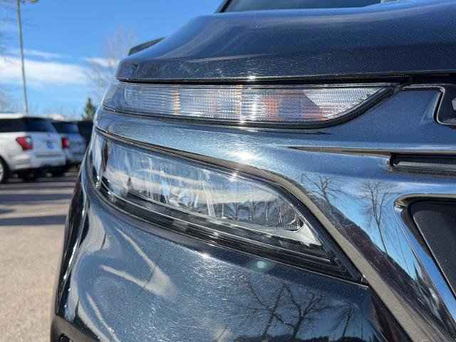 Used 2024 Chevrolet Equinox LS w/ LS Convenience Package image 3