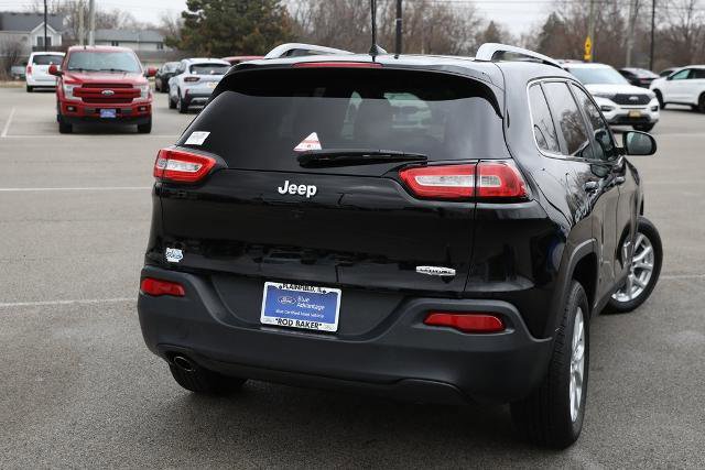 Used 2017 Jeep Cherokee Latitude image 4