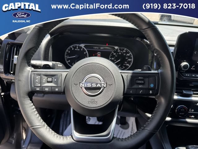 Used 2025 Nissan Pathfinder SV FWD image 24
