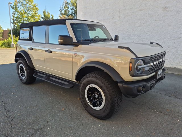 Certified 2025 Ford Bronco Badlands AWD/4WD image 2