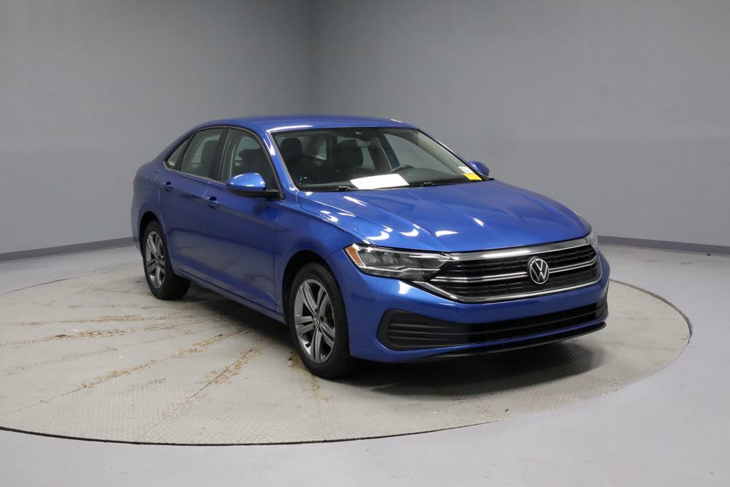 Used 2024 Volkswagen Jetta SE FWD image 1