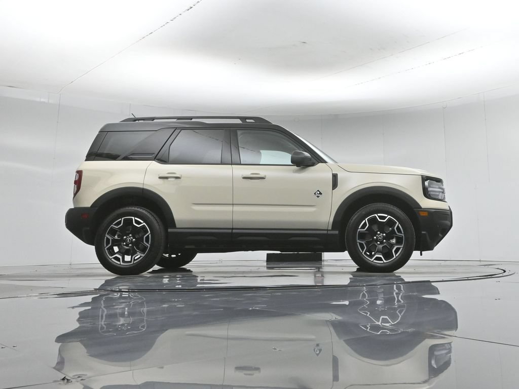 Certified 2025 Ford Bronco Sport Outer Banks w/ Outer Banks Tech Package+ AWD/4WD image 50