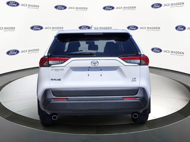 Used 2023 Toyota RAV4 LE AWD/4WD image 3