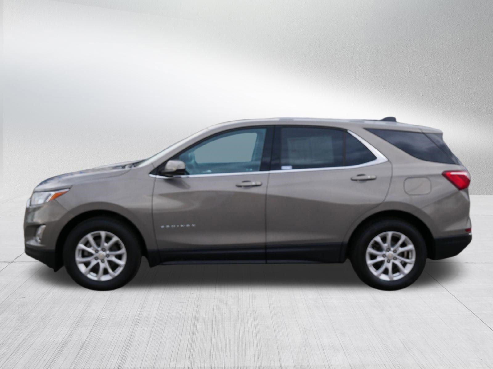 Used 2019 Chevrolet Equinox LT image 2