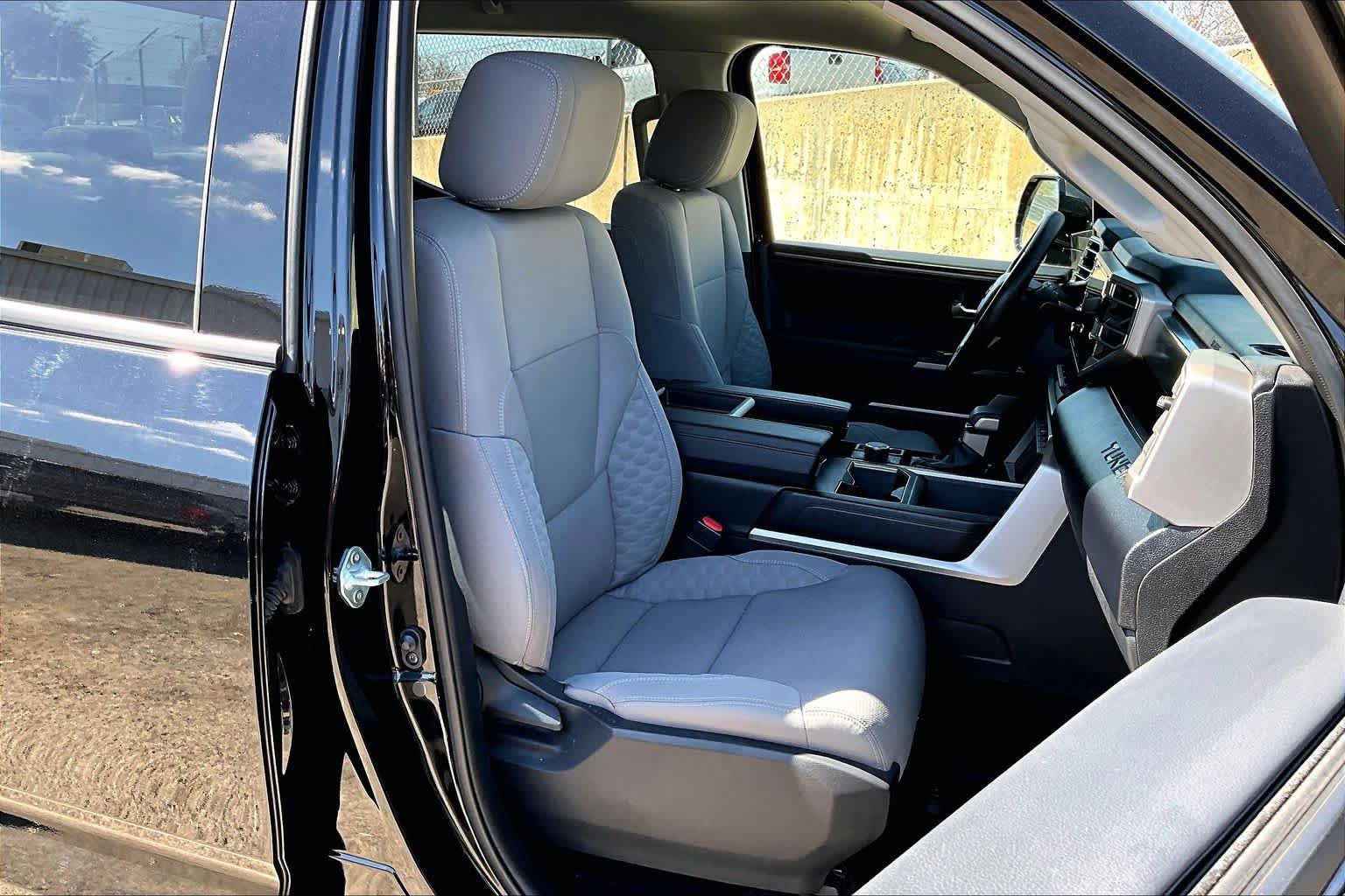 Used 2023 Toyota Tundra SR5 w/ SR5 Convenience Package AWD/4WD image 12