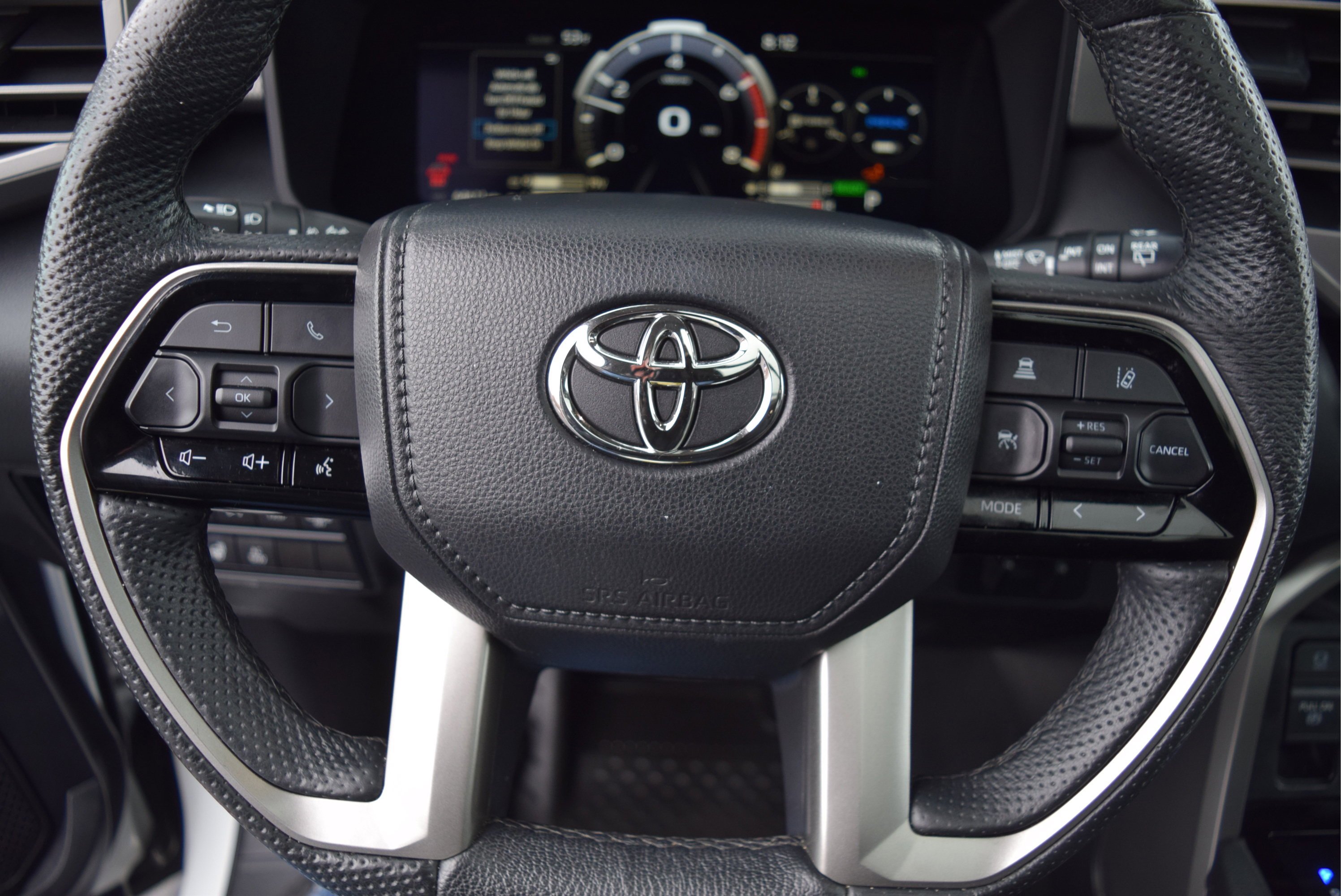 Used 2023 Toyota Sequoia Limited w/ TRD Off-Road Package AWD/4WD image 17