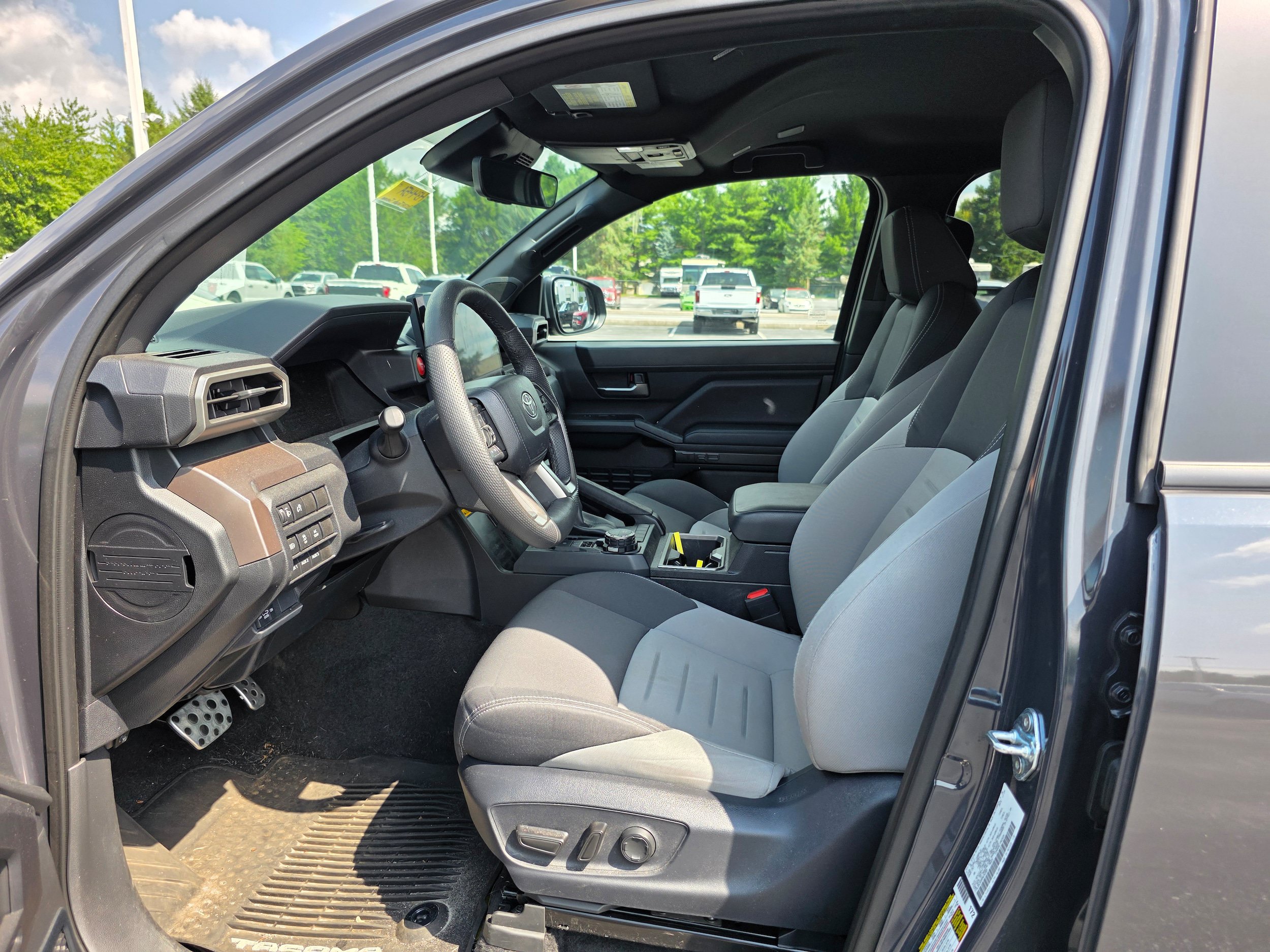 Used 2024 Toyota Tacoma TRD Sport w/ TRD Sport Upgrade Package AWD/4WD image 21