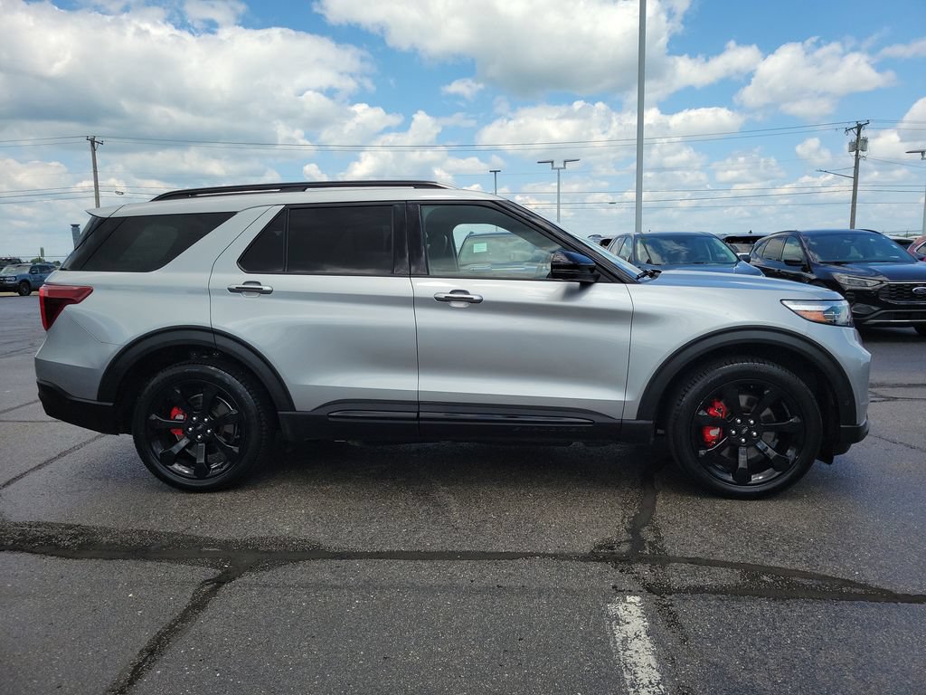 Certified 2021 Ford Explorer ST w/ Equipment Group 401A AWD/4WD image 3