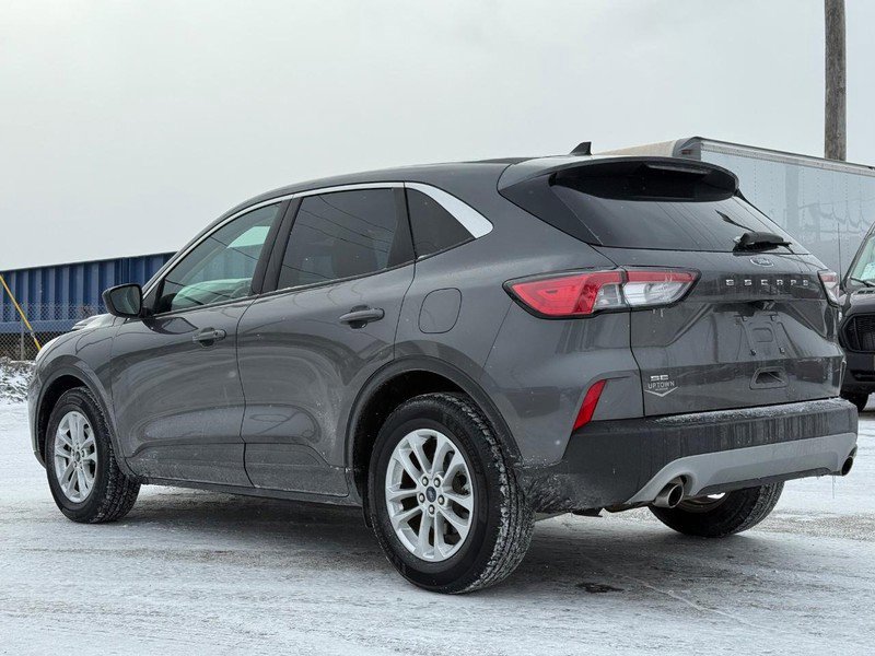 Certified 2022 Ford Escape SE w/ Cold Weather Package image 2