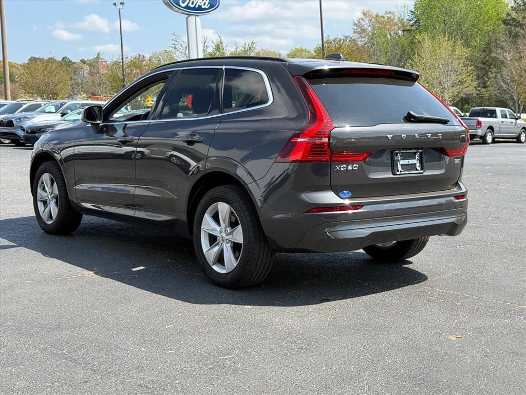 Used 2022 Volvo XC60 B5 Momentum AWD/4WD image 6