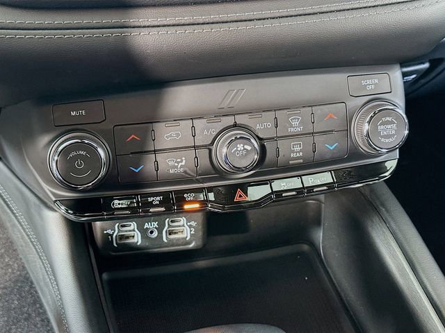 Used 2021 Dodge Durango SXT image 22