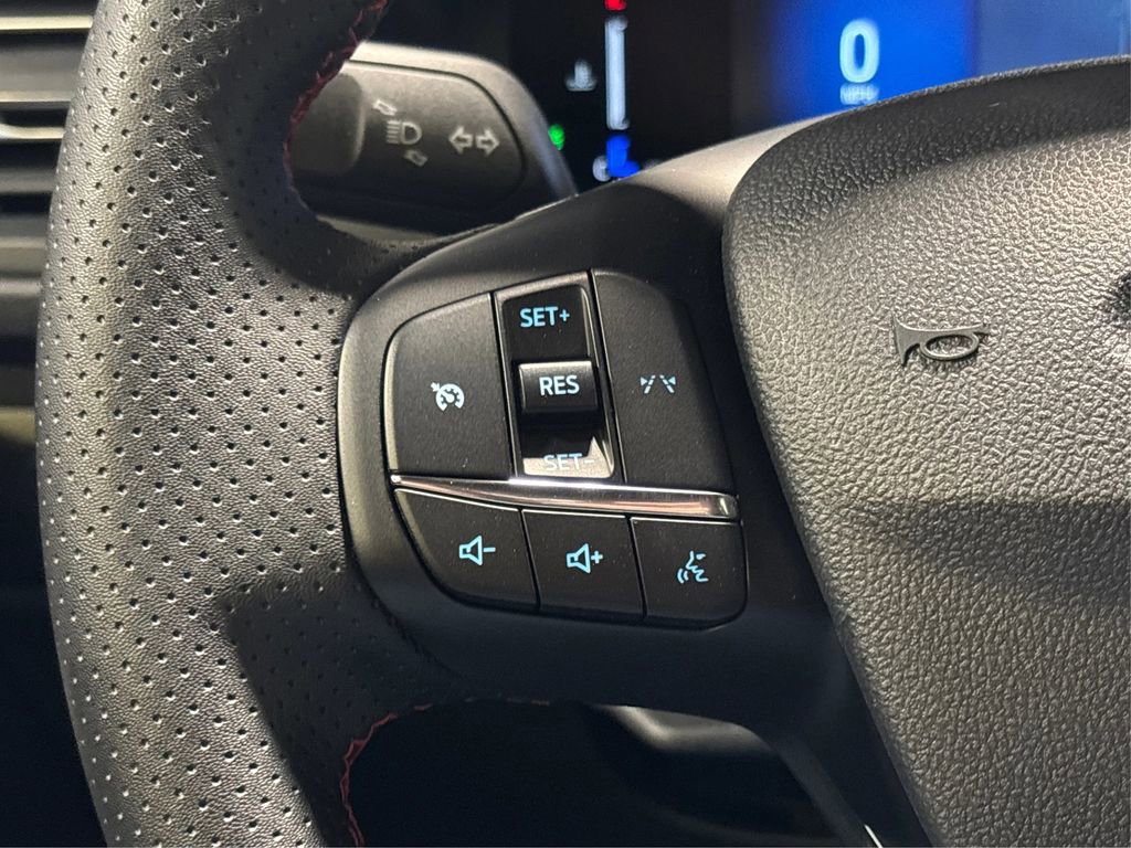 Certified 2025 Ford Escape ST-Line image 32