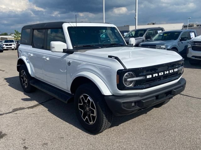 Certified 2025 Ford Bronco Outer Banks AWD/4WD image 2