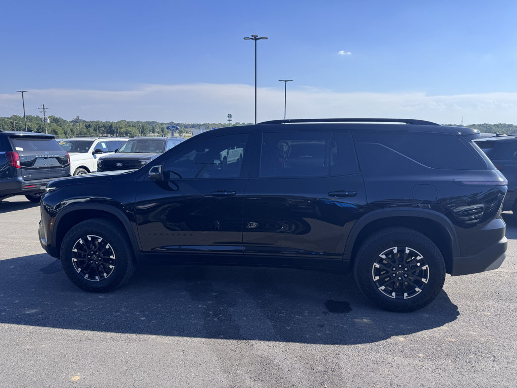 Used 2025 Chevrolet Traverse Z71 w/ Enhanced Driving Package AWD/4WD image 9