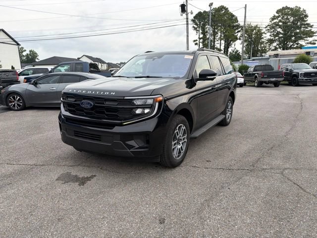 Certified 2025 Ford Expedition Active AWD/4WD image 11