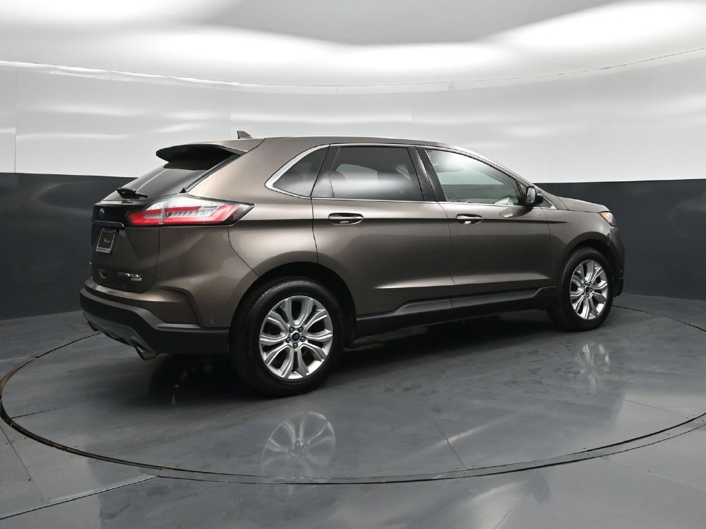 Certified 2019 Ford Edge Titanium w/ Equipment Group 301A FWD image 30