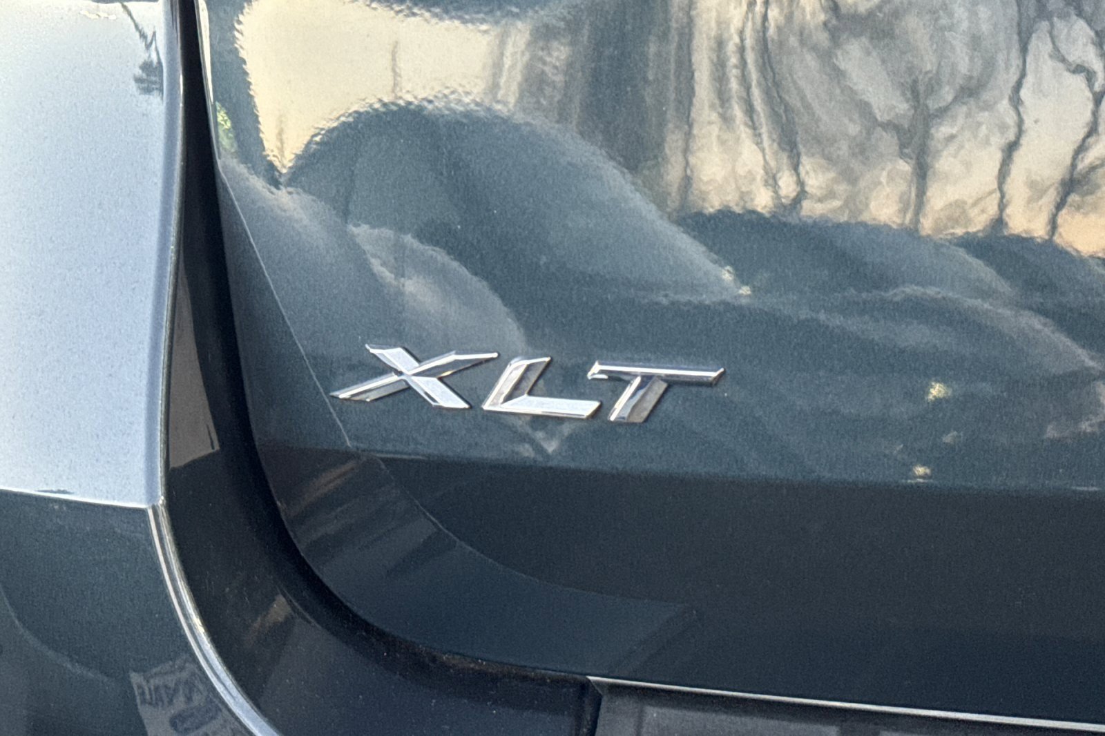 Certified 2022 Ford Explorer XLT w/ Equipment Group 202A image 28