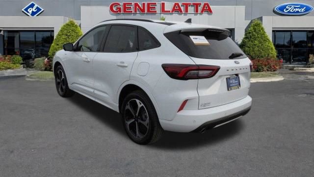 Certified 2023 Ford Escape ST-Line Select w/ Tech Pack #2 image 3