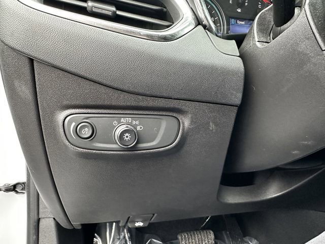 Used 2023 Chevrolet Equinox LT image 30